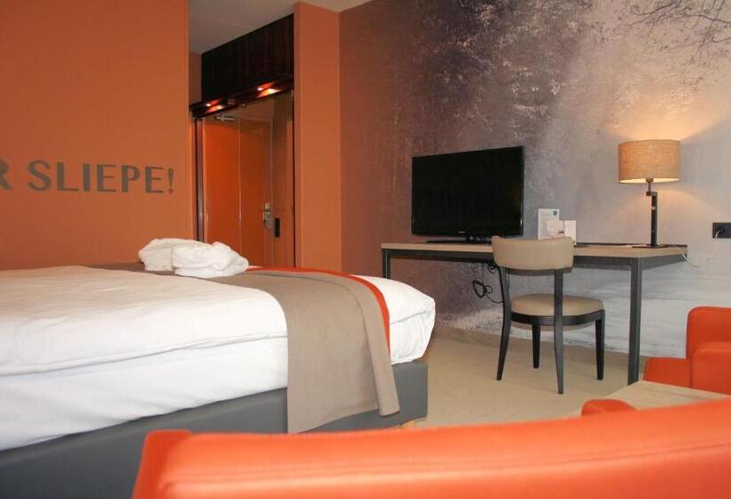 חדר משפתחתי סופריור, Parkhotel Tjaarda