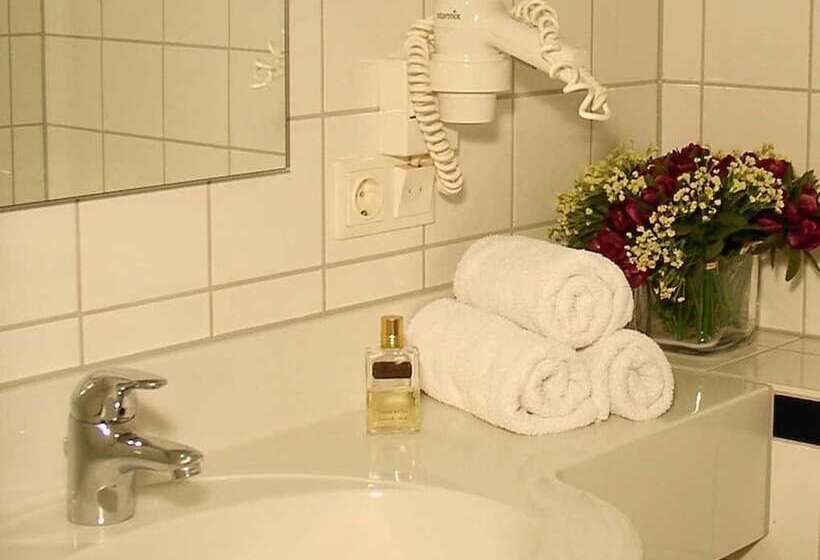 标准间, Am Schlosspark , Wiesbaden