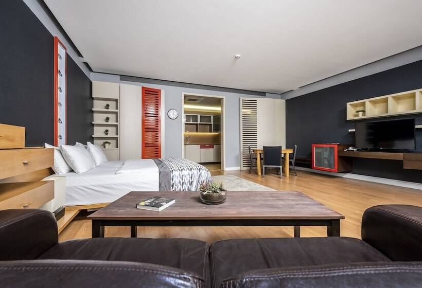 Executive Suite, Ansen Hotel And Suites