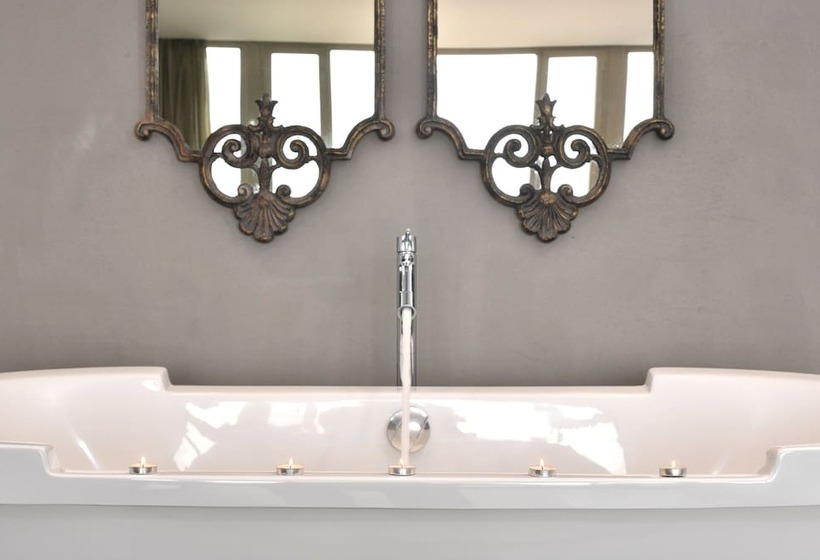 Penthouse Room, Ansen Hotel And Suites