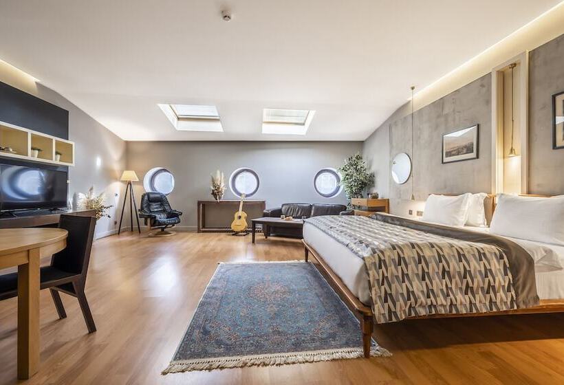 Executive Suite, Ansen Hotel And Suites