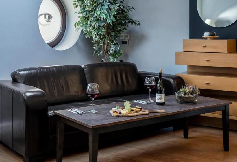 Executive Suite, Ansen Hotel And Suites