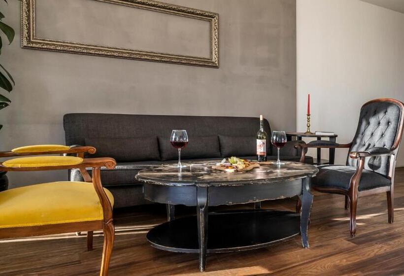 Penthouse Room, Ansen Hotel And Suites