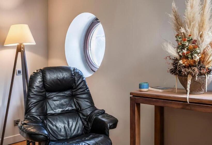 Executive Suite, Ansen Hotel And Suites