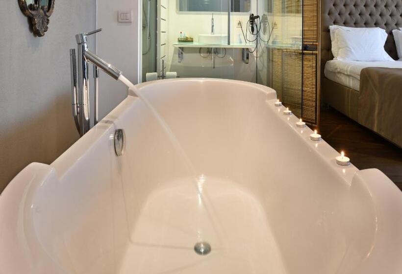 Penthouse Room, Ansen Hotel And Suites