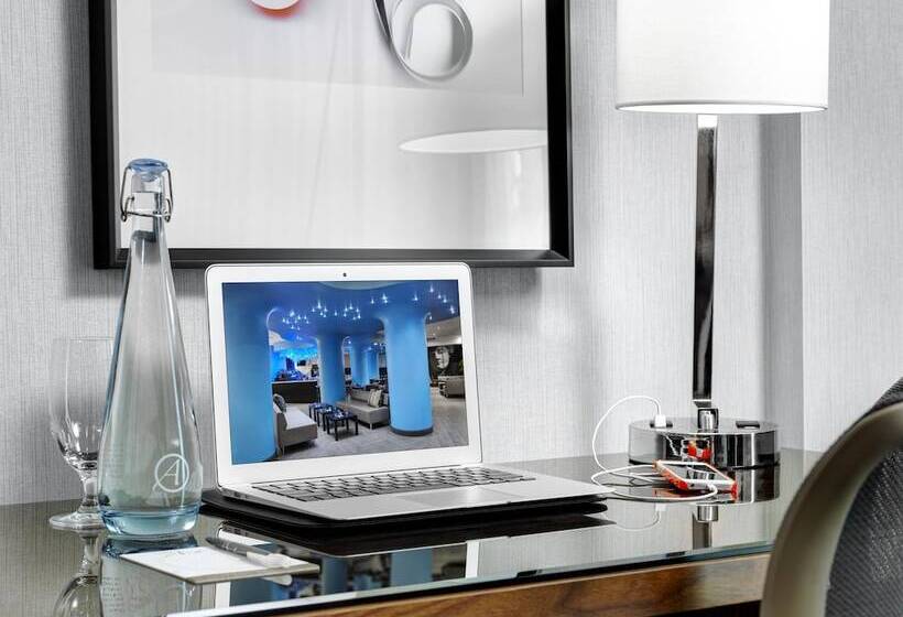 带阳台的豪华间, Arts