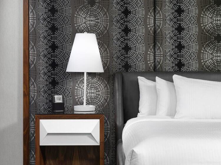 带阳台的豪华间, Arts