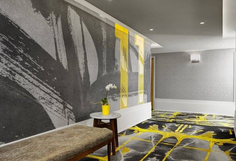 带阳台的豪华间, Arts