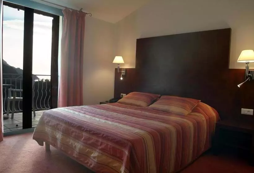 اتاق استاندارد چهار تخته, Capo D Orto Porto Corse