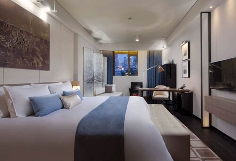 Quarto Superior, Golden Tulip Bund New Asia