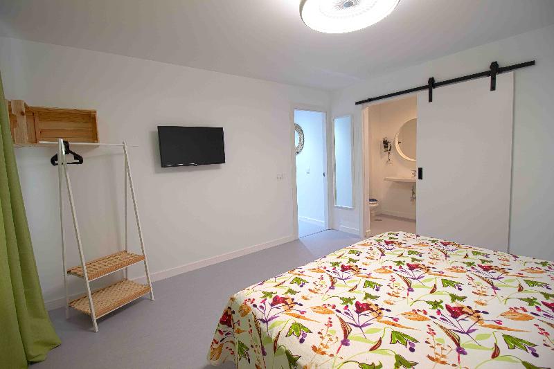 Büyük Çift Kişilik Yataklı Lüks Oda, Golden Tulip Bund New Asia