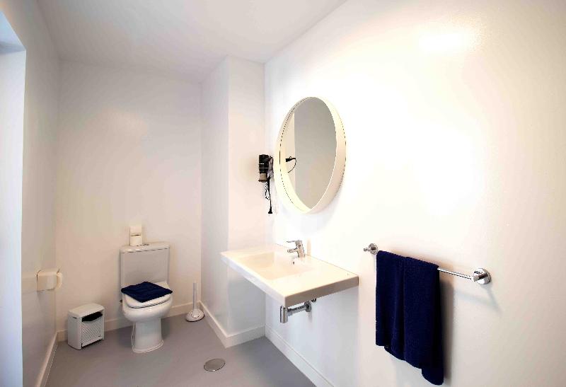 Büyük Çift Kişilik Yataklı Lüks Oda, Golden Tulip Bund New Asia