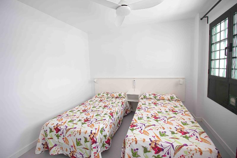 Büyük Çift Kişilik Yataklı Lüks Oda, Golden Tulip Bund New Asia