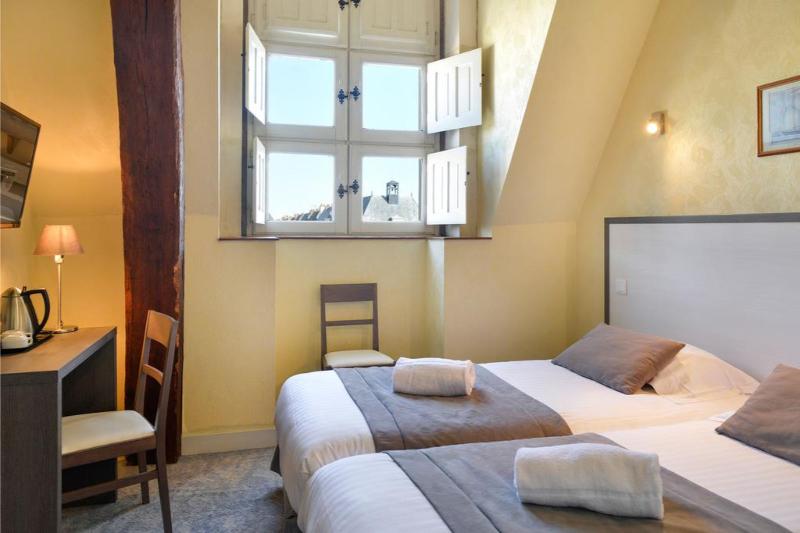 Номер Стандарт, Logis Hôtel Restaurant Le Puits Doré