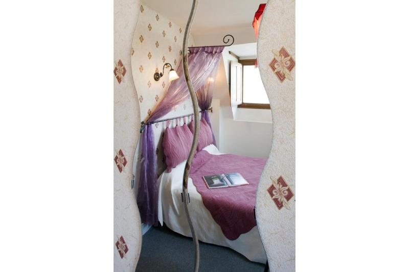 스위트, Logis Hôtel Restaurant Le Puits Doré