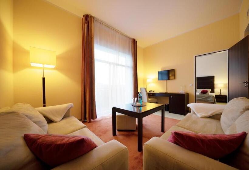 Полулюкс, Resort Mark Brandenburg & Fontane Therme