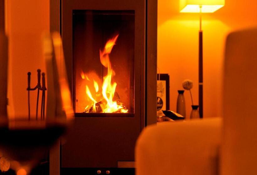 Suite with lake view, Resort Mark Brandenburg & Fontane Therme