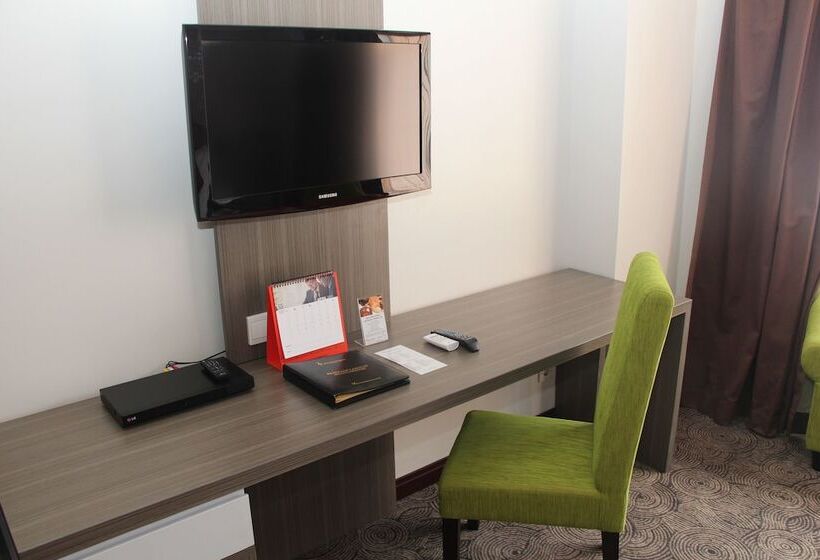 Номер Executive, Swiss Belhotel Borneo Samarinda