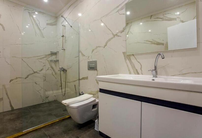 استودیو استاندارد با چشمانداز استخر, Nur Suites & Hotels