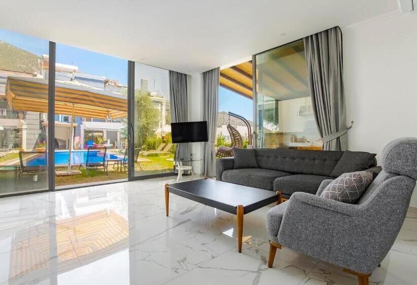 استودیو استاندارد با چشمانداز استخر, Nur Suites & Hotels