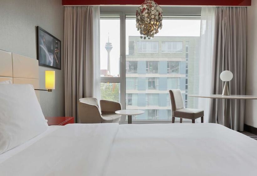 Номер Superior, Radisson Blu Media Harbour Hotel, Düsseldorf