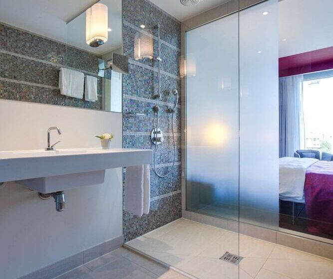 标准间, Radisson Blu Media Harbour Hotel, Düsseldorf