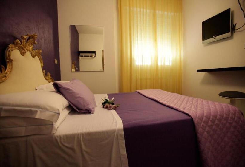 Quarto Estandar Individual, Art