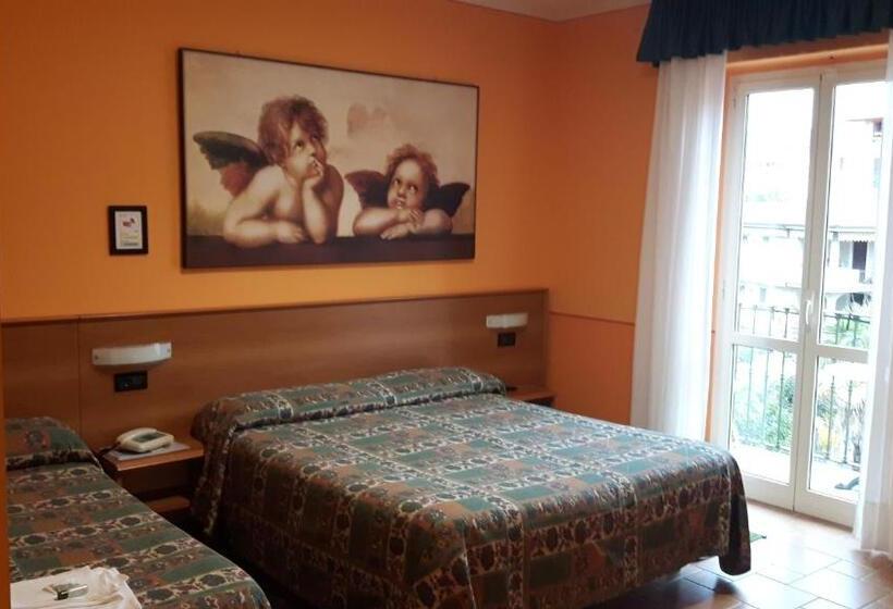 غرفة قياسية ثلاثية, Azalea