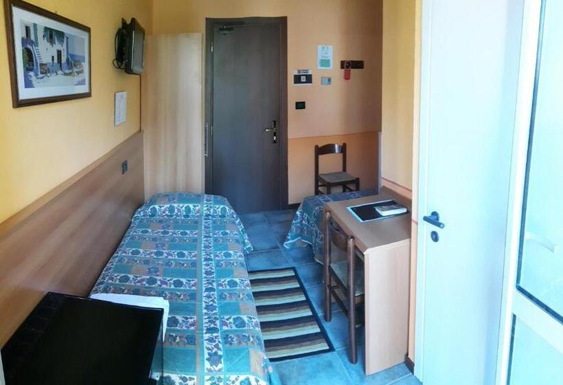 غرفة قياسية فردية, Azalea