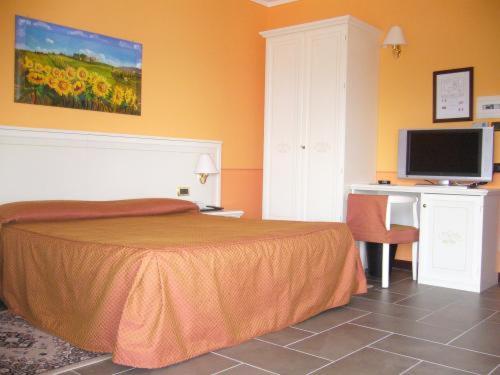 Superior room with lake view, Azalea