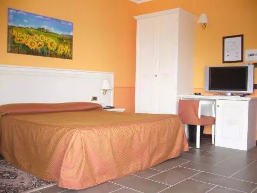 Superior room with lake view, Azalea