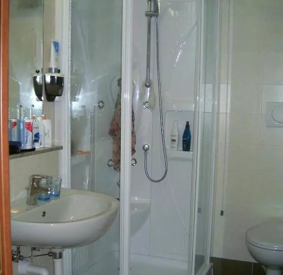 Superior room with lake view, Azalea