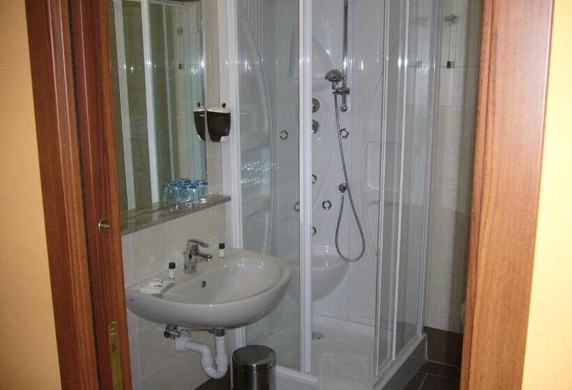 غرفة سوبيريور إطلالة على البحيرة, Azalea