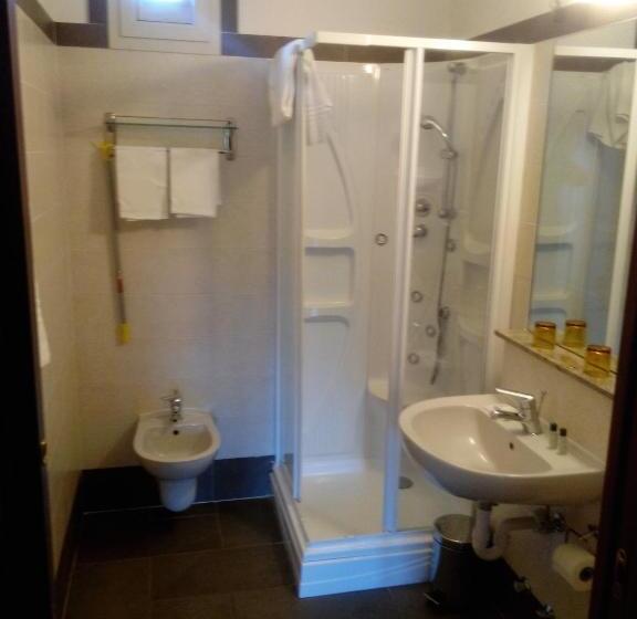 Superior room with lake view, Azalea