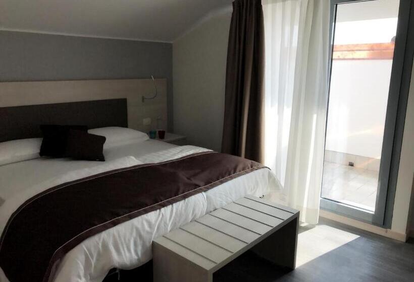 Номер Стандарт, Dogana