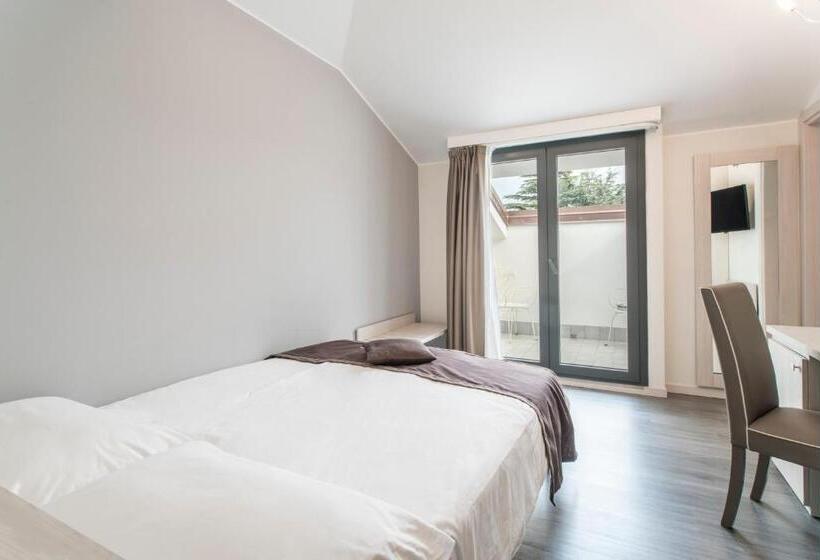 Номер Economy, Dogana