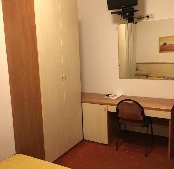 스탠다드 룸, Due Ragni