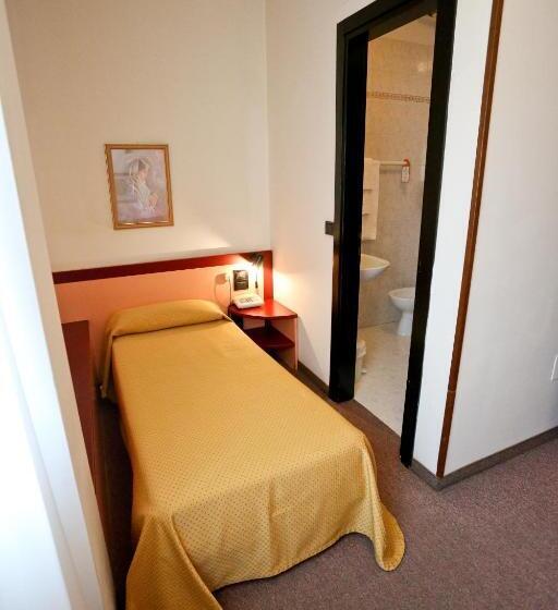 스탠다드 싱글 룸, Due Ragni