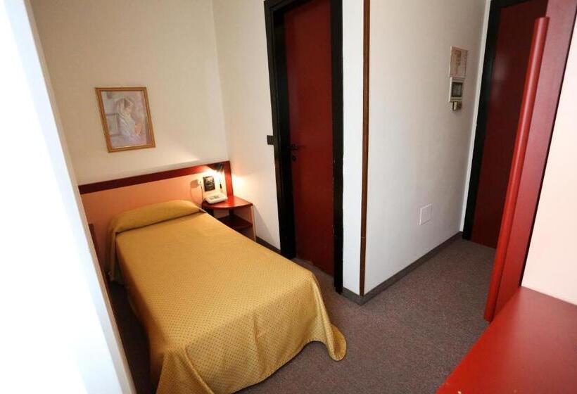 스탠다드 싱글 룸, Due Ragni