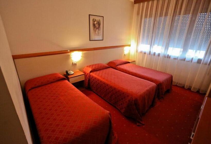 스탠다드 트리플 룸, Due Ragni