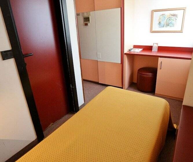 스탠다드 싱글 룸, Due Ragni