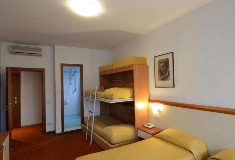 패밀리 룸, Due Ragni