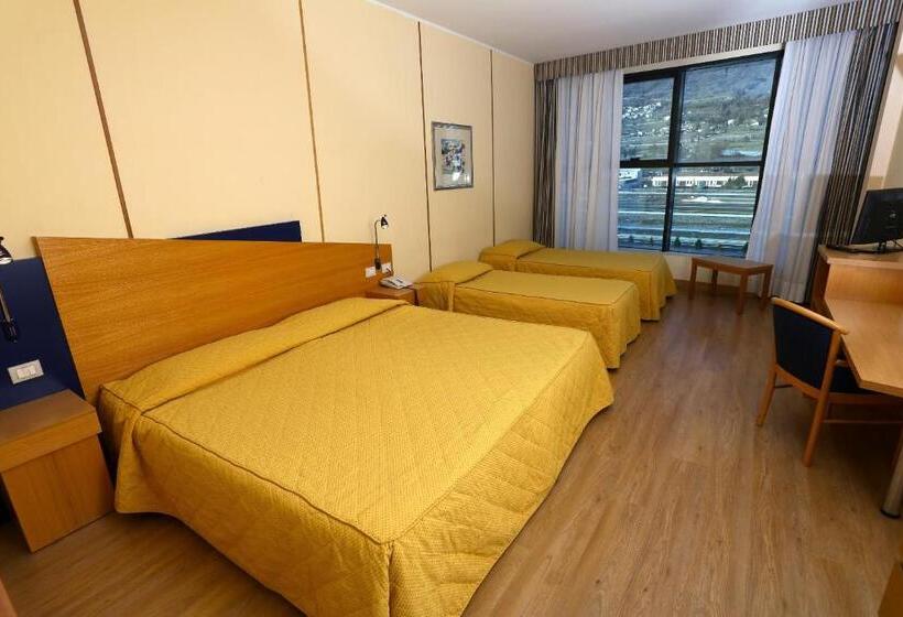 חדר סופריור לארבעה, Express Aosta East