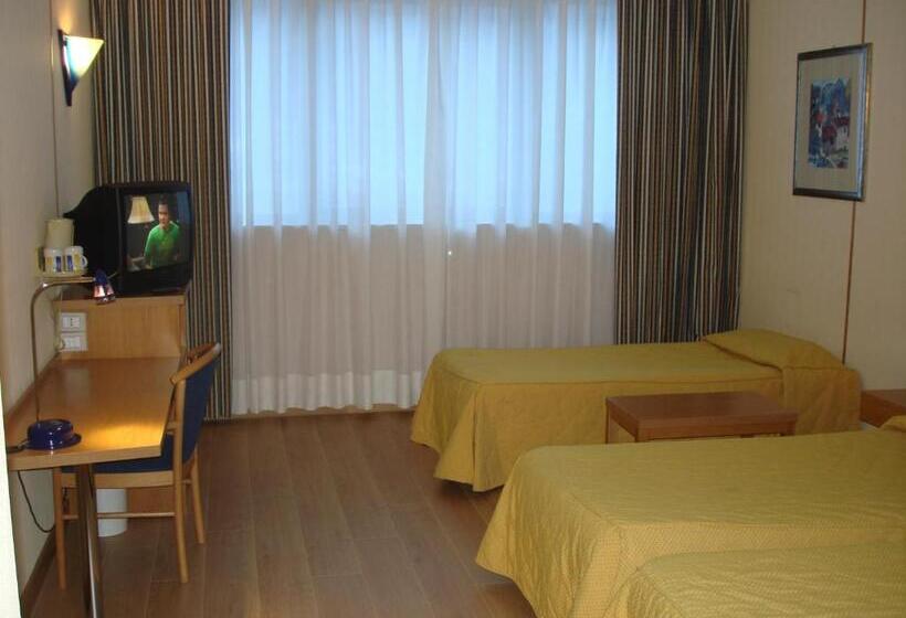 חדר סופריור לשלושה, Express Aosta East