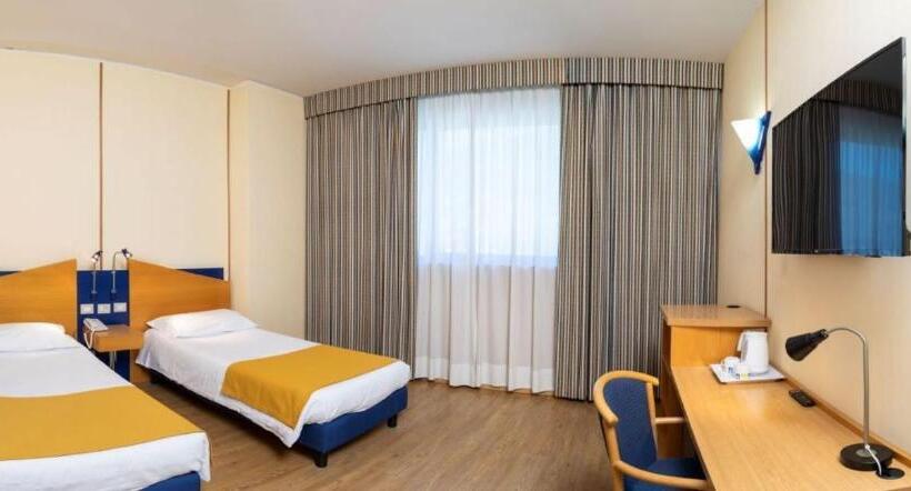 חדר סטנדרט יחיד, Express Aosta East