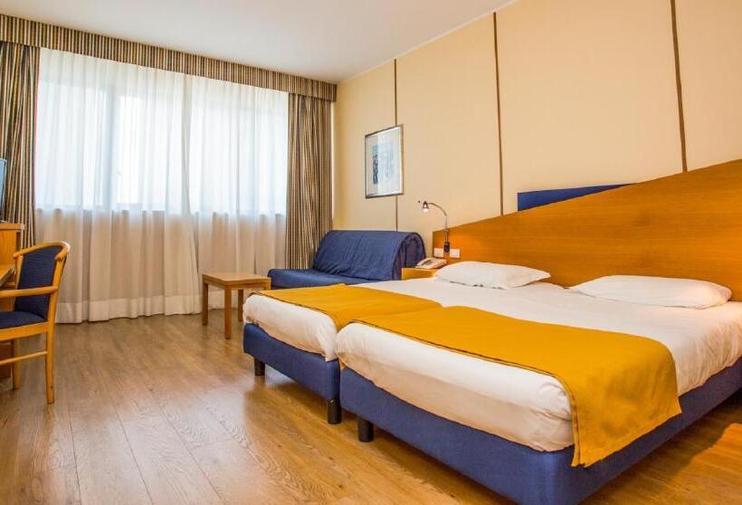 חדר סופריור יחיד, Express Aosta East