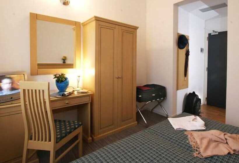 חדר סטנדרט יחיד, Mary