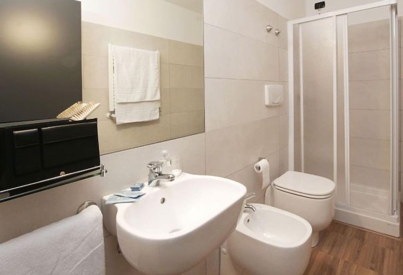 חדר קלאסי, Mary