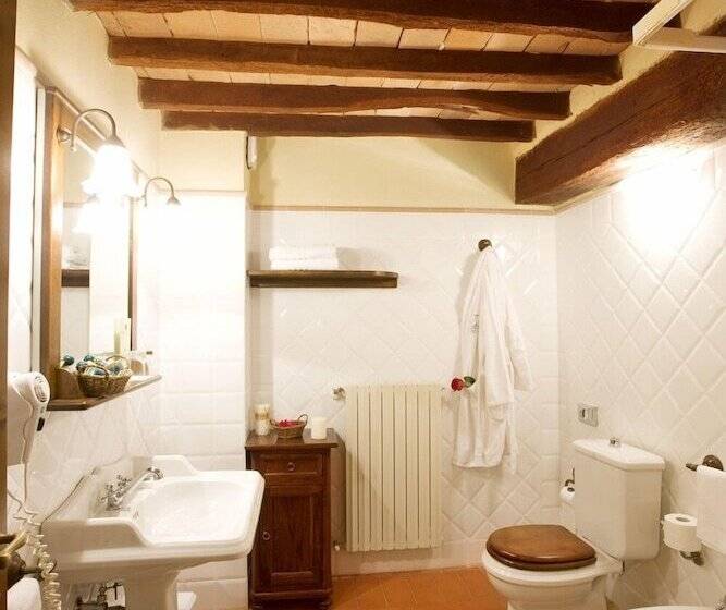 جناح جونيور, Monsignor Della Casa Country Resort & Spa