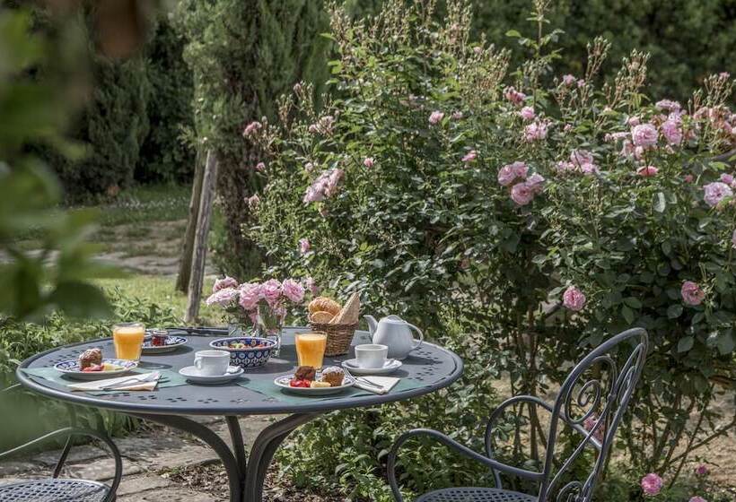 Полулюкс, Monsignor Della Casa Country Resort & Spa